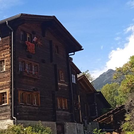 Heimeliges Walliserhaus Fiesch Ngoại thất bức ảnh