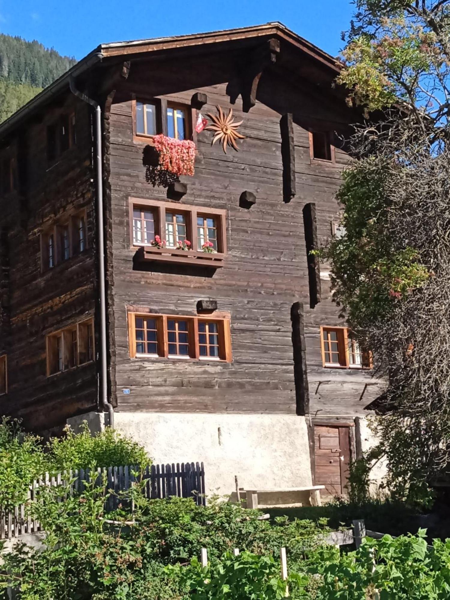 Heimeliges Walliserhaus Fiesch Ngoại thất bức ảnh