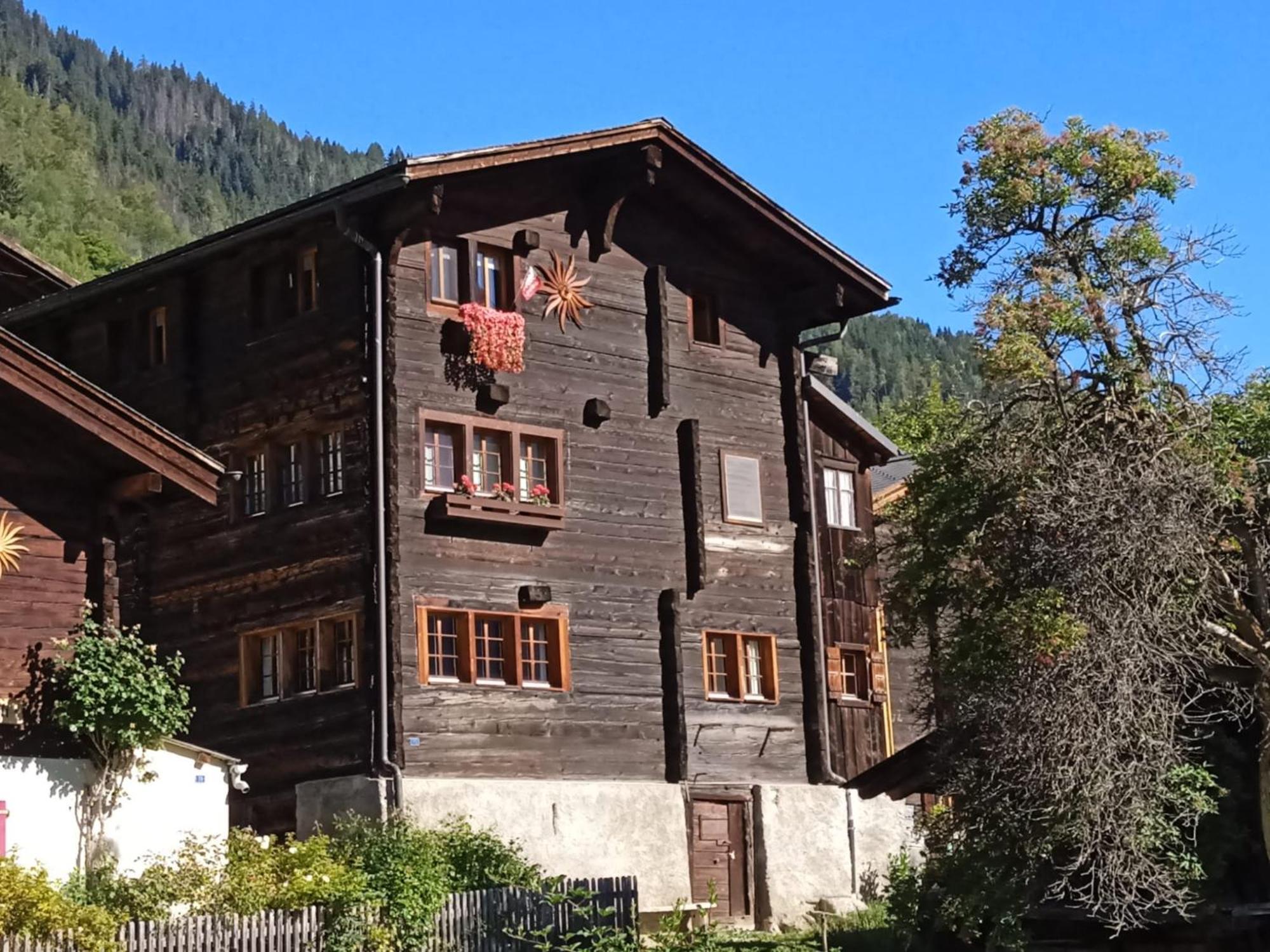 Heimeliges Walliserhaus Fiesch Ngoại thất bức ảnh